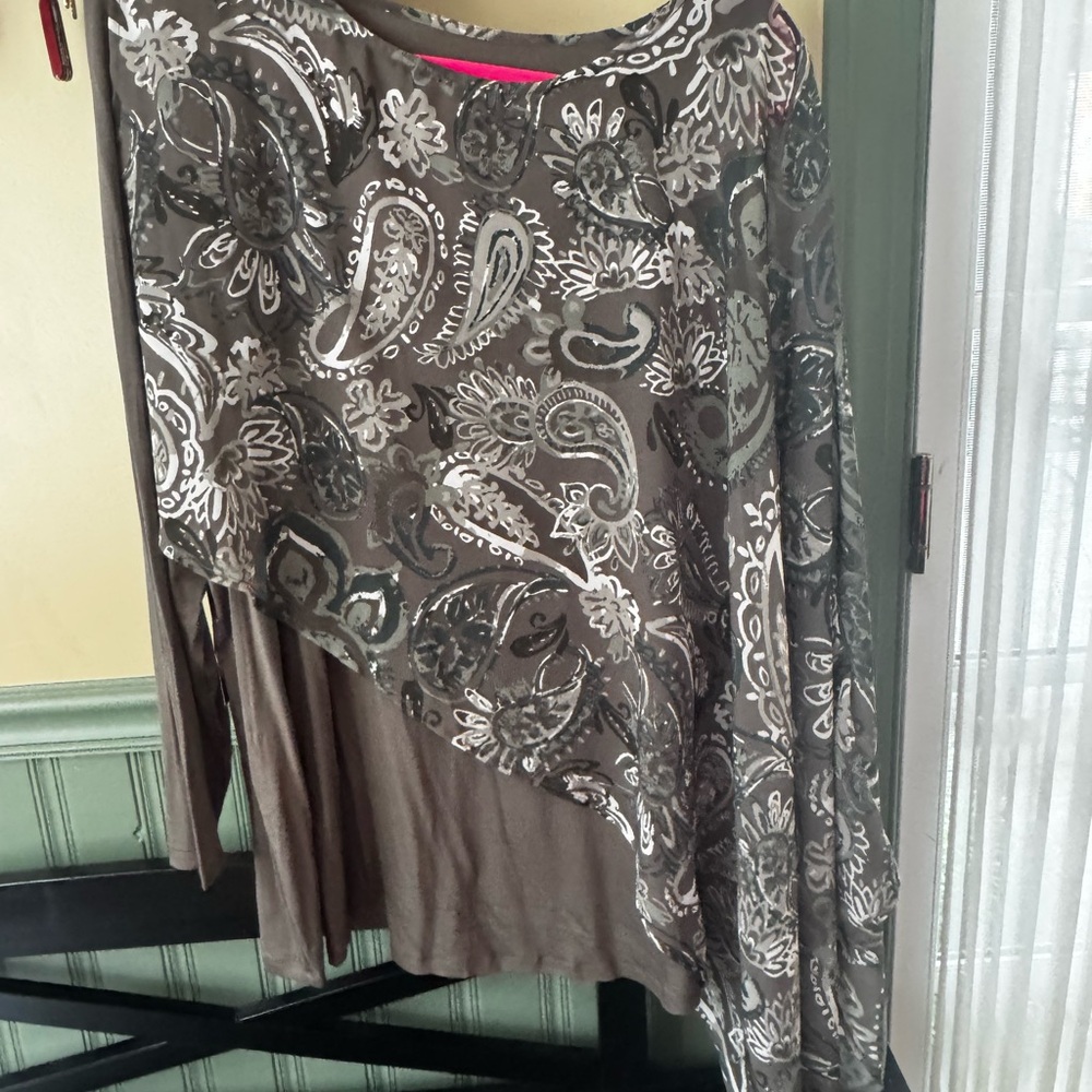 DG2 by Diane Gilman Asymmetrical Paisley Top